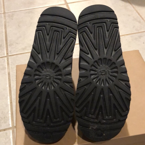 UGG Neumel Platform Zip Boots - Picture 7 of 9